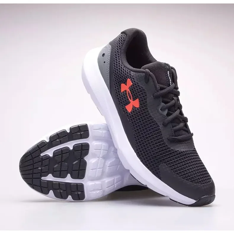 UNDER ARMOUR SURGE 3 HERENSCHOENEN 3024883006 ZWART