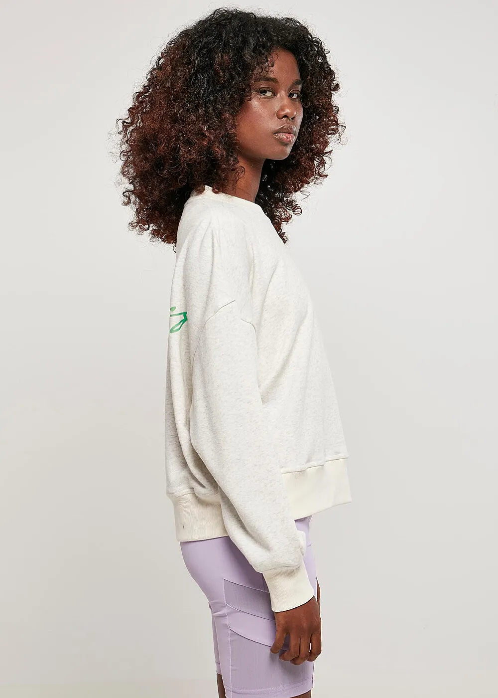 URBAN CLASSICS DAMES OVERSIZED SWEATER MET RAINBOW COLOR BACKPRINT LICHTGRIJS